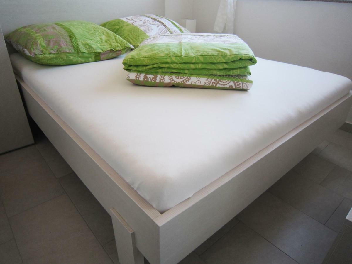 M&B Guest House Srima Esterno foto