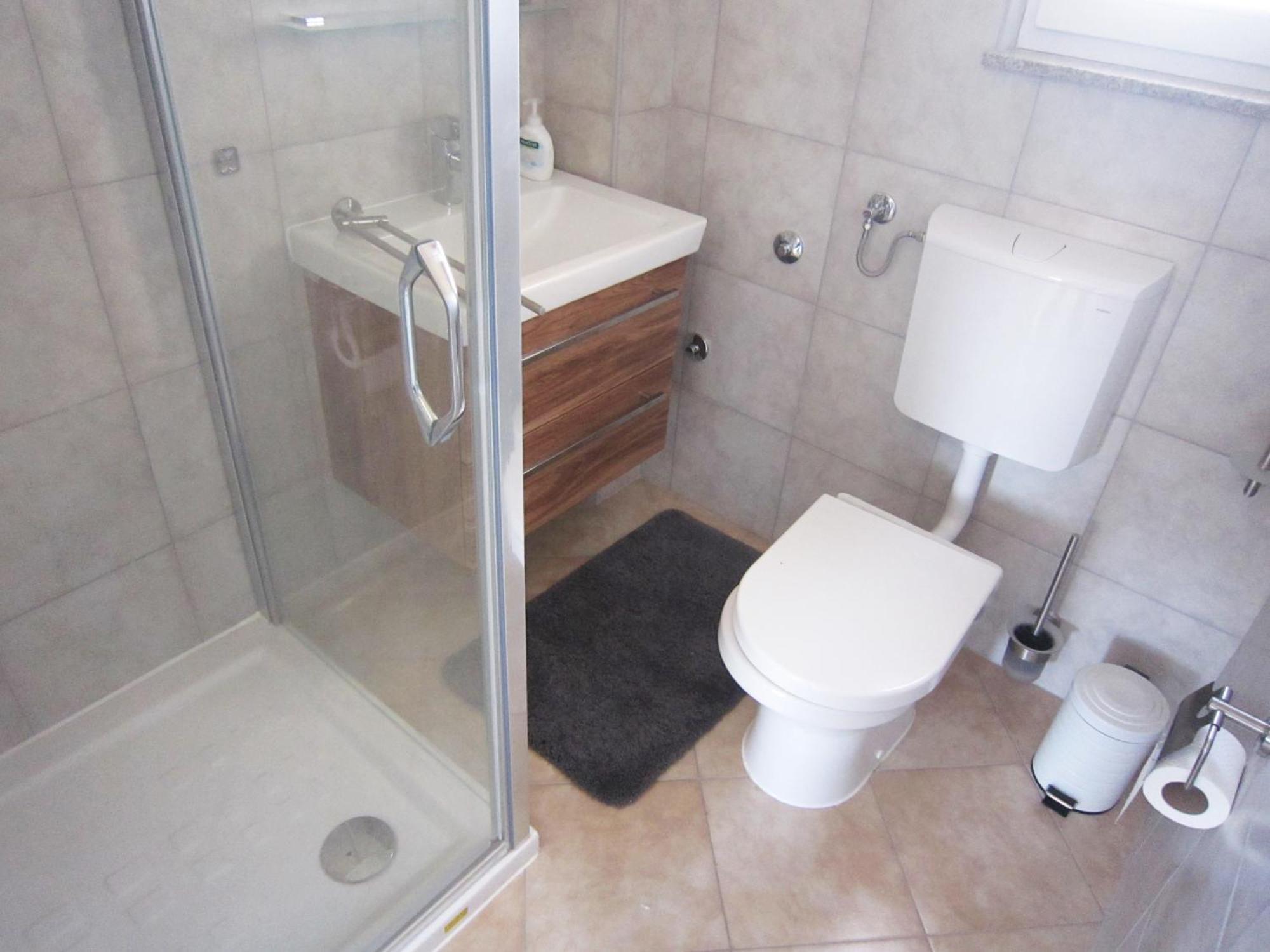M&B Guest House Srima Esterno foto