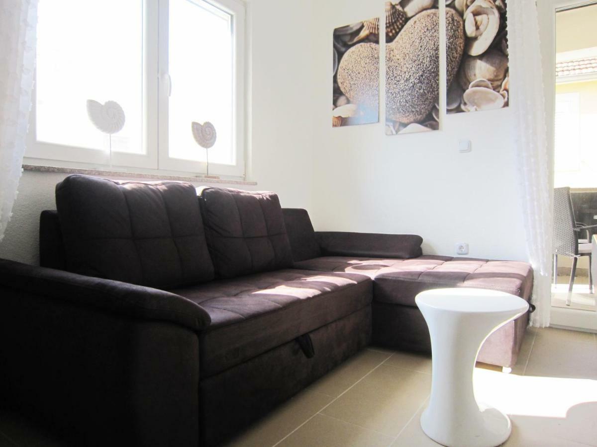 M&B Guest House Srima Esterno foto