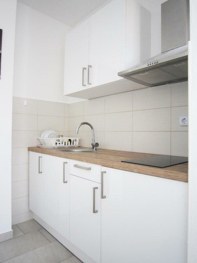 M&B Guest House Srima Esterno foto