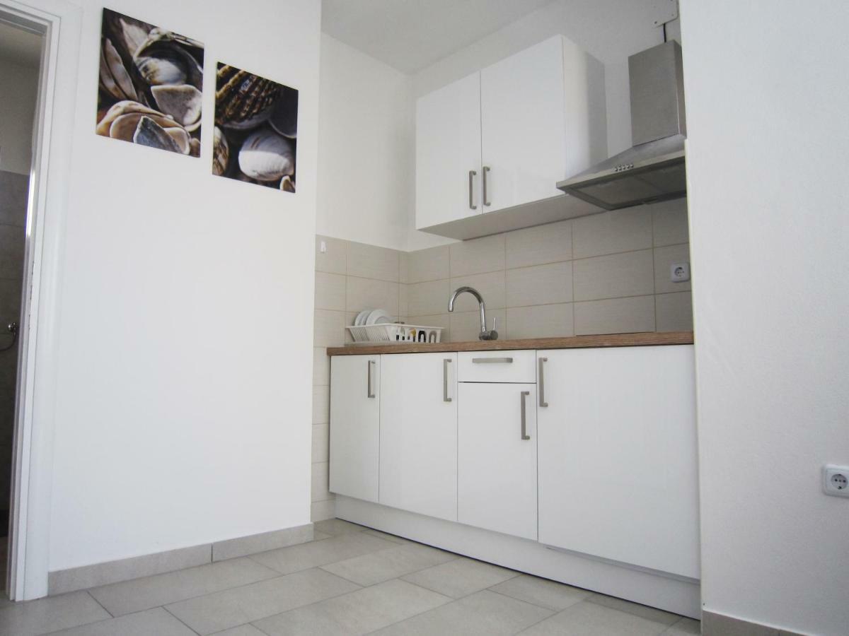 M&B Guest House Srima Esterno foto