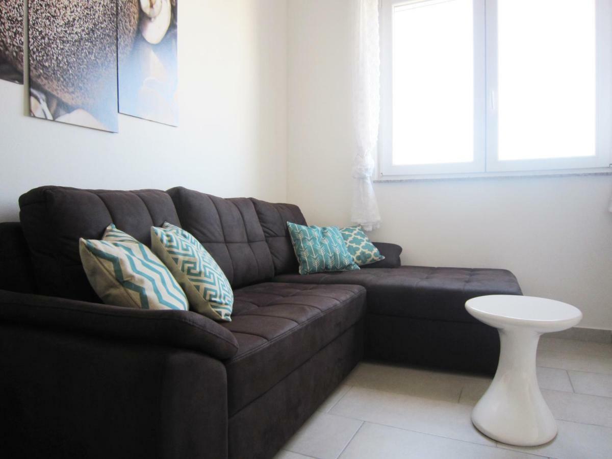 M&B Guest House Srima Esterno foto
