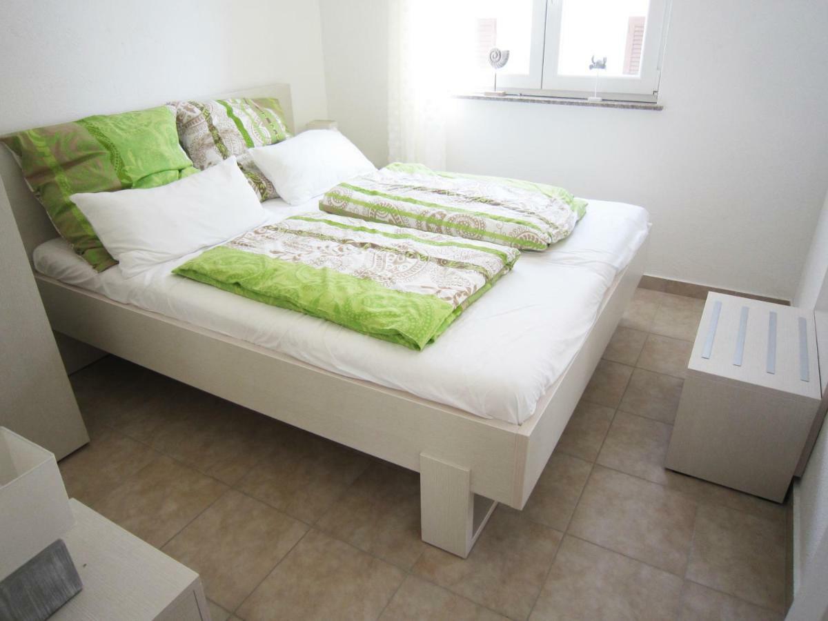 M&B Guest House Srima Esterno foto
